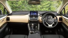 Lexus NX 200t (2015) w Seattle - pełny panel przedni