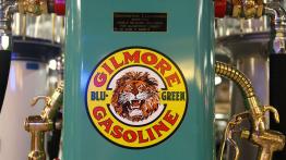 Z motoryzacją w tle