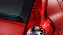 Fiat Palio 1.6 Essence - prawy tylny reflektor - wyłączony