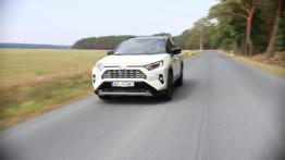 Toyota RAV4 AWD-i Hybrid – czy napęd ma jeszcze znaczenie?