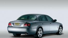 Jaguar S-Type - widok z tyłu