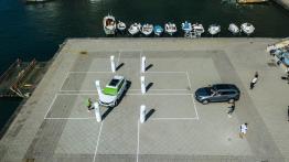 Cofanie i parkowanie z zamkniętymi oczami – systemy wspomagania parkowania w Skodzie