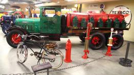 Z motoryzacją w tle