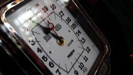 Z motoryzacją w tle