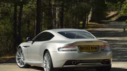 Aston Martin DB9 Facelifting Coupe - widok z tyłu