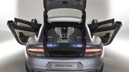 Aston Martin Rapide - tył - bagażnik otwarty