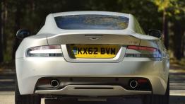 Aston Martin DB9 Facelifting Coupe - widok z tyłu