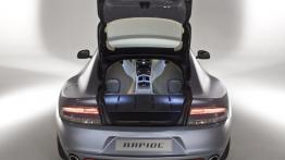 Aston Martin Rapide - tył - bagażnik otwarty