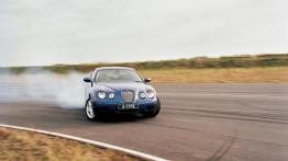 Jaguar S-Type - widok z przodu