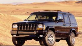Jeep Cherokee - widok z przodu