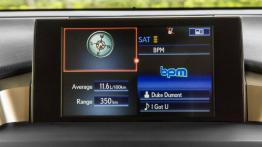 Lexus NX 200t (2015) w Seattle - ekran systemu multimedialnego