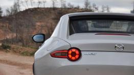 Mazda MX-5 RF – Trochę cabrio, trochę coupe