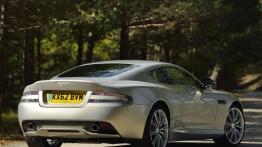 Aston Martin DB9 Facelifting Coupe - widok z tyłu