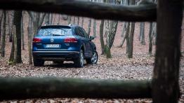 Volkswagen Touareg 3.0 V6 TDI 262 KM - nomad w mieście