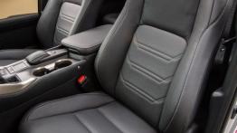 Lexus NX 200t (2015) w Seattle - fotel pasażera, widok z przodu