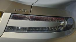 Aston Martin DB9 Facelifting Coupe - prawy tylny reflektor - wyłączony