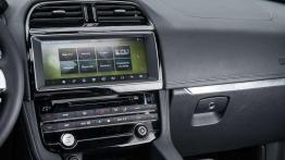 Jaguar F-Pace - duży kot w wielkim świecie