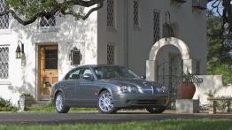 Jaguar S-Type - widok z przodu