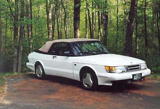 Kabriolet dopracowany do perfekcji - Saab 900