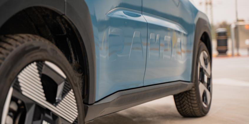 Fiat Grande Panda Hybrid La Prima urzeka prostotą i zaskakuje przestrzenią. Włosi wrócili do formy