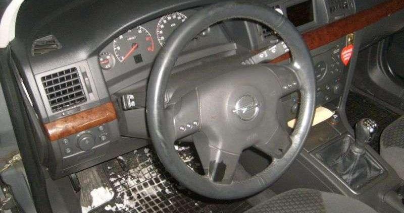 Opis techniczny Opel Vectra III