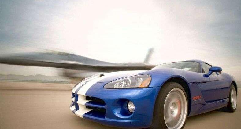 Szybszy od F-16 - Dodge Viper