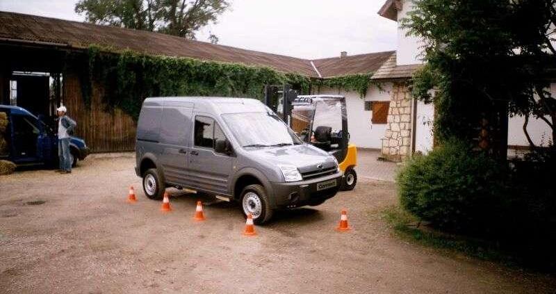 Młodszy brat - Premiera Forda Transita Connect i Tourneo Connect