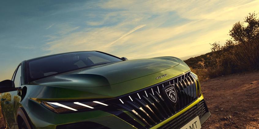 Nowy Peugeot 408 po liftingu: Bogatsze wyposażenie, ale cennik ani drgnął