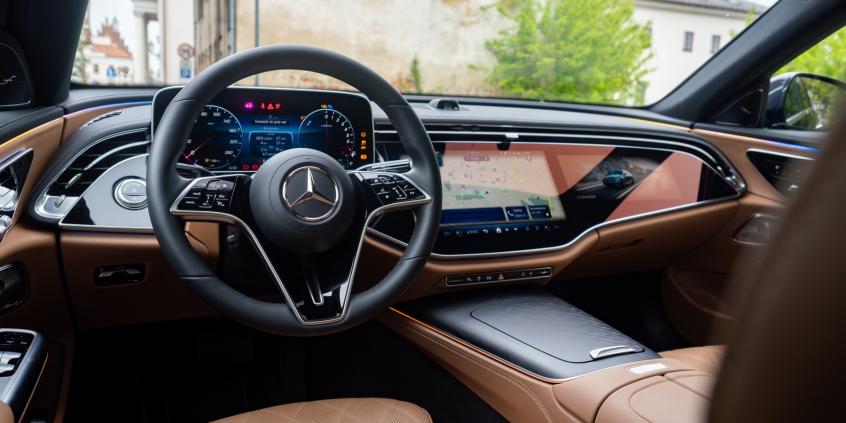 Porównanie: Audi A6 Limousine TDI quattro vs Mercedes Klasa E 220 d 4MATIC. Niemiecka klasyka