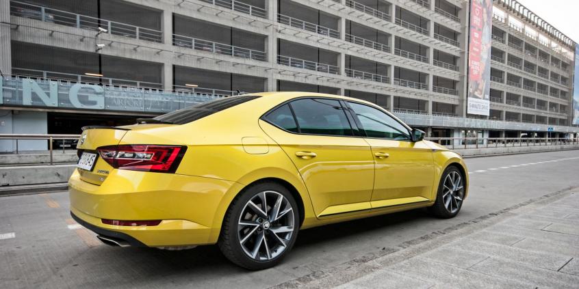 Skoda Superb 2.0 TSI - smok na zewnątrz i pod maską