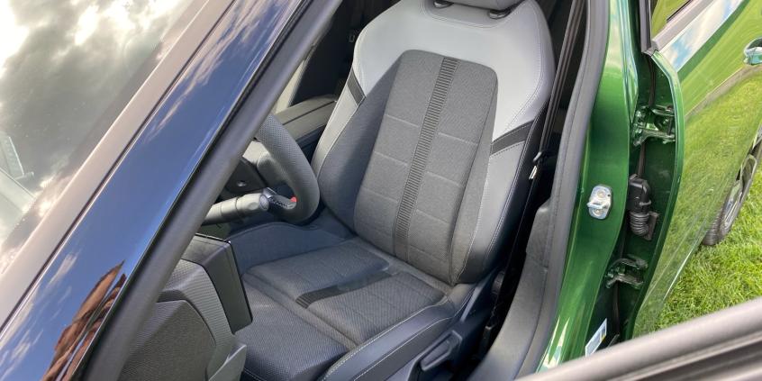 Test: Opel Astra po liftingu to przykład subtelnych zmian. Nowa twarz, te same zalety