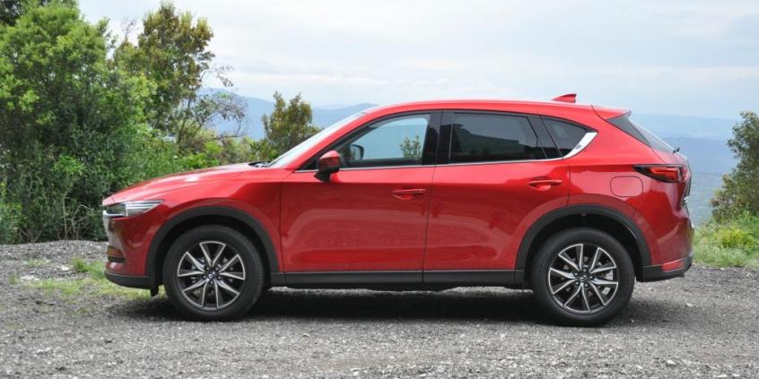 Mazda CX-5 II generacji – klasyczna elegancja