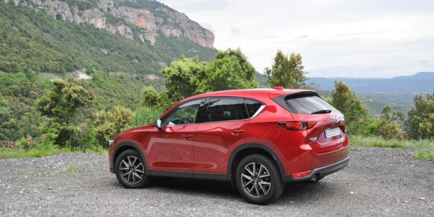 Mazda CX-5 II generacji – klasyczna elegancja