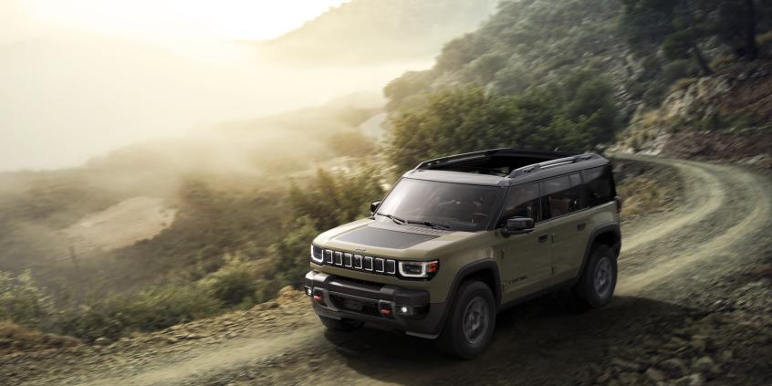 Jeep Recon to Wrangler wśród elektryków. 3,7 s do setki w terenówce