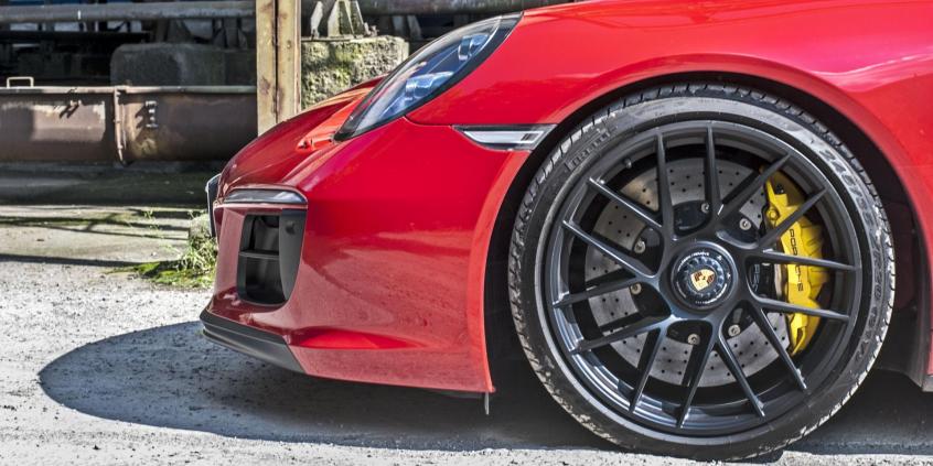 Porsche 911 Carrera 4 GTS - dotyk legendy