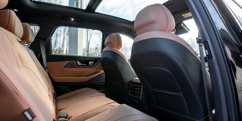 Chery Tiggo 9 Super Hybrid ucieszy całą rodzinę, a na światłach zaskoczy Teslę