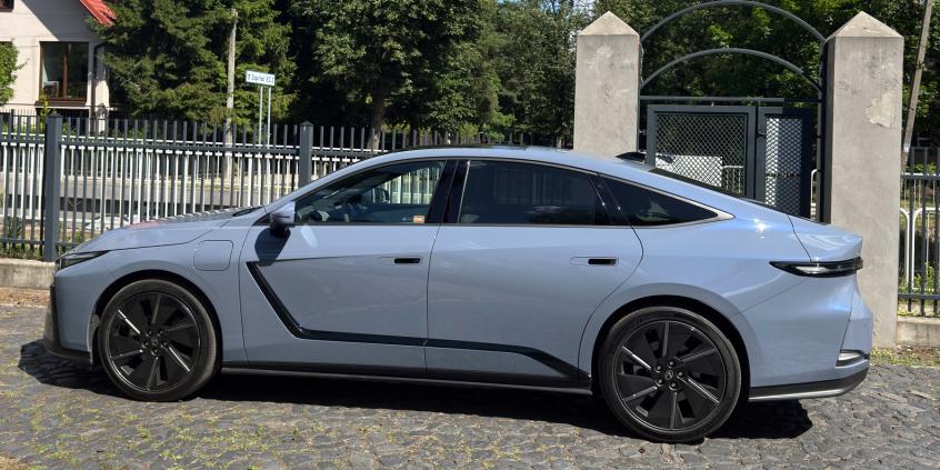 Pierwsza jazda: Lexus ES 500e AWD Prestige ma poważne zadanie i wszelkie atuty by mu sprostać