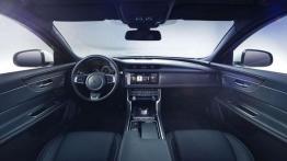 Jaguar XF pokazuje swoje wnętrze przed debiutem