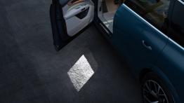 Nowe Audi Q7 z dieslem V6 i kosmicznymi światłami debiutuje na rynku. BMW i Mercedes mają poważny problem