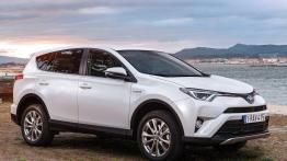 Hybrydowe hity 2017 roku: Toyota C-HR niekwestionowanym liderem