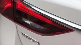 Toyota Avensis 2,0 Valvematic 2015 - lifting samurajskim mieczem