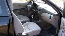 Nissan Almera - owoc romansu z Francuzem