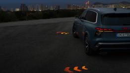 Nowe Audi Q7 z dieslem V6 i kosmicznymi światłami debiutuje na rynku. BMW i Mercedes mają poważny problem