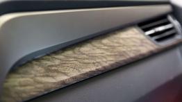 Toyota Avensis 2,0 Valvematic 2015 - lifting samurajskim mieczem