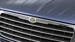 Chrysler Aspen - grill