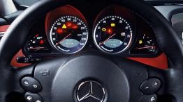 Mercedes SLR McLaren - deska rozdzielcza