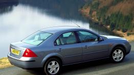Ford Mondeo - prawy bok