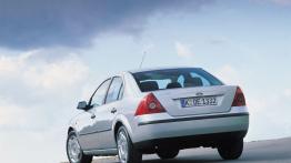 Ford Mondeo - widok z tyłu