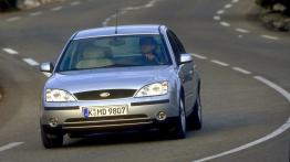 Ford Mondeo - widok z przodu