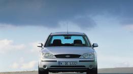 Ford Mondeo - widok z przodu